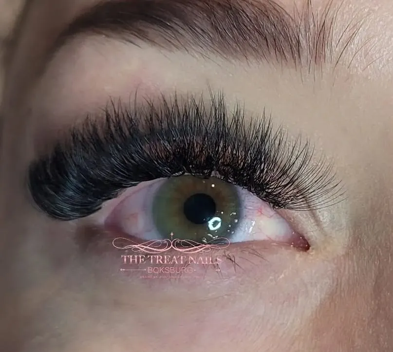 Lash extension example 3