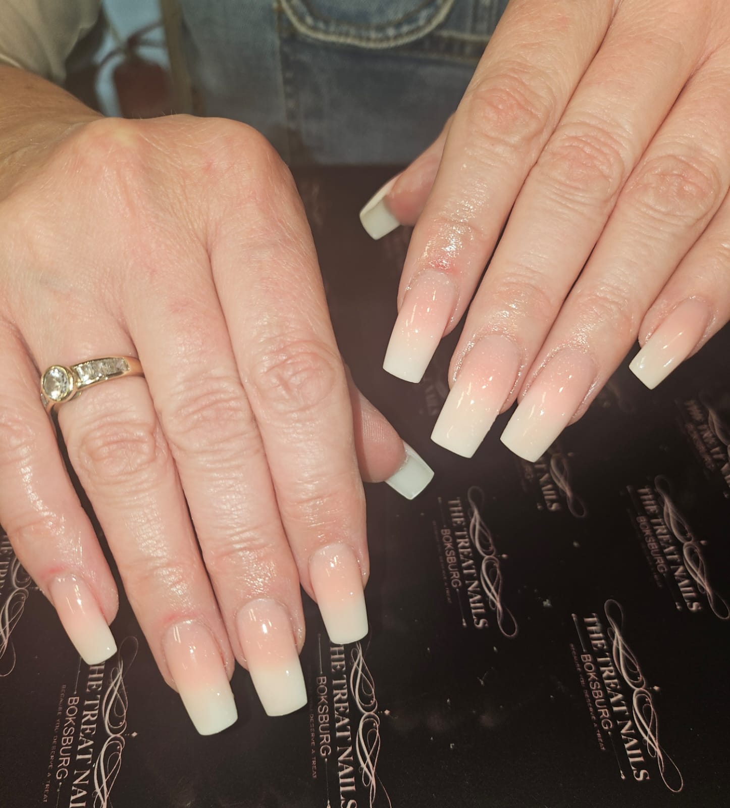 Nails: Seamless Pink Ombre
